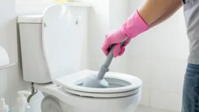 Jak vyčistit ucpaný záchod efektivně - ilustrační foto