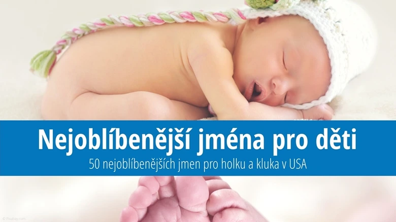 Spící novorozenec v klobouku na neutrálním pozadí.
