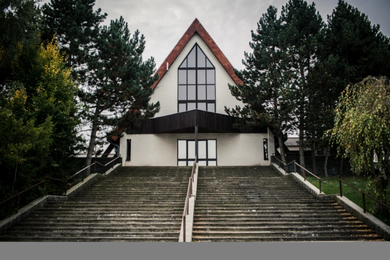 Memorial hall exterior with stairs
